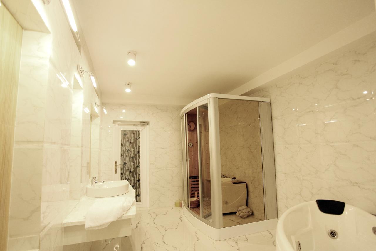 Nhat Minh 3* La Gi